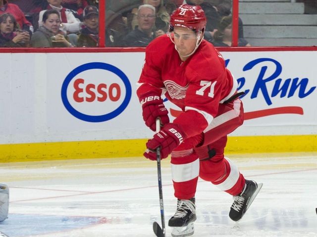 VIDEO: Larkin speeds by 3 defenders, threads perfect pass for goal