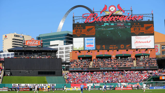 Report: NHL 'strongly considering' Blues as hosts of 2017 Winter Classic