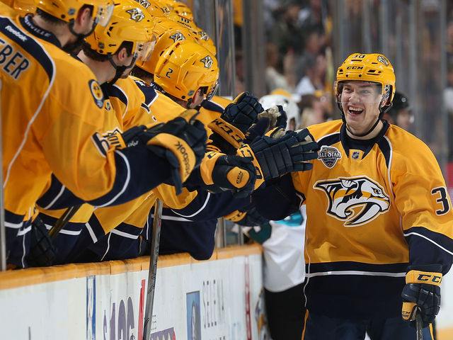 VIDEO: Predators' Arvidsson goes shelf without skates touching ice