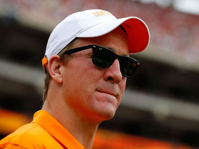 Peyton Manning visited White House, golfed with Trump