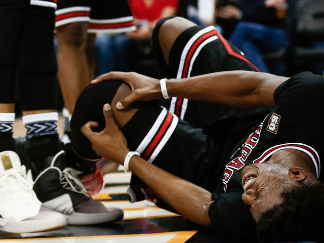 Jimmy Butler to see Dr. James Andrews regarding knee pain