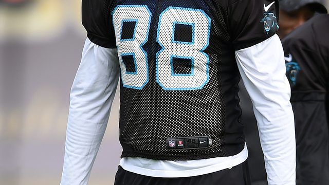 PHOTO: Greg Olsen shaves off thick, luscious beard