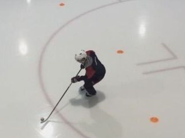 Carey Price continues rehab with stick-handling drill