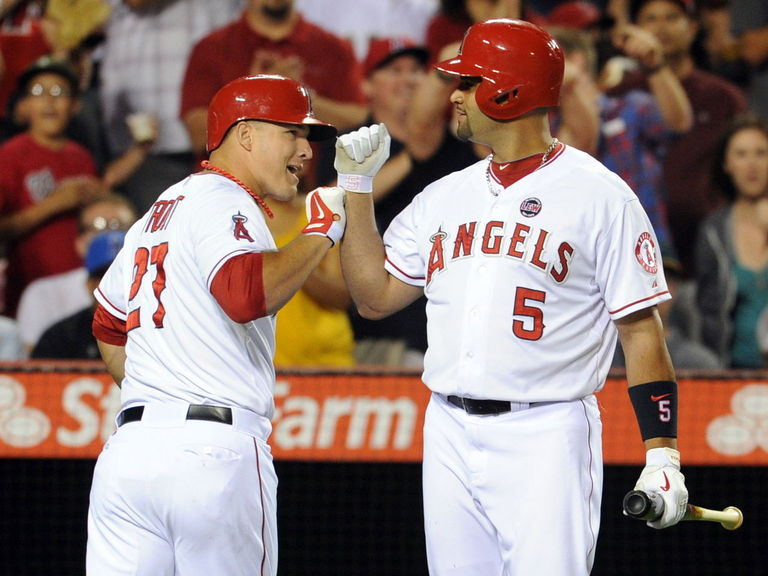 GIF: Angels unveil Trout-Pujols bobblehead | theScore.com