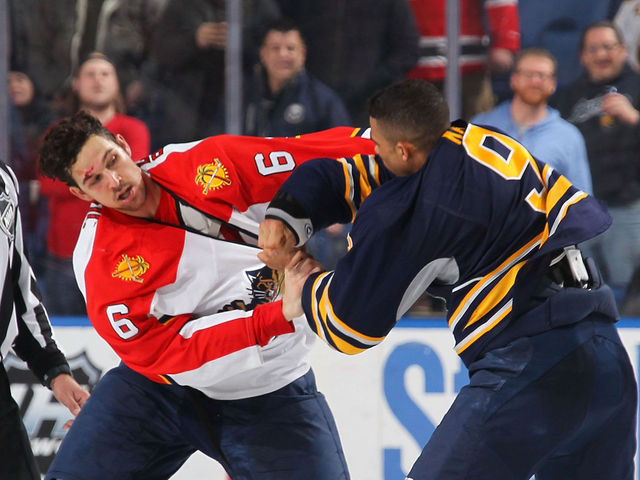 Evander Holyfield praises Kane: 'Nice overhand right'