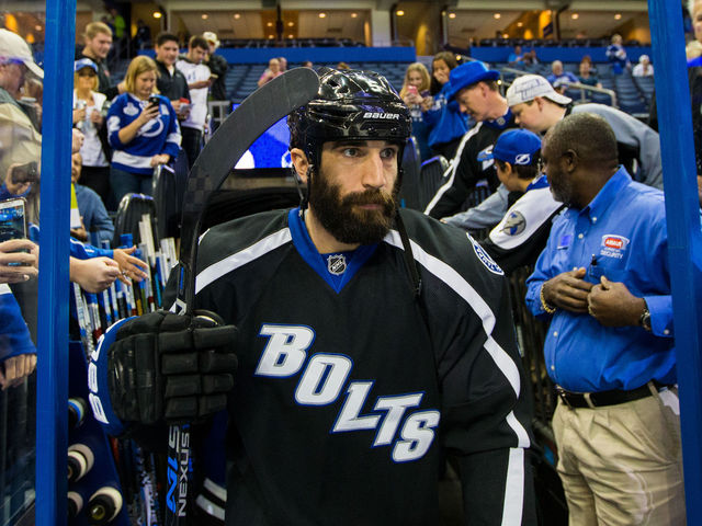 Lightning's Garrison expected to miss 3-5 weeks with lower-body injury