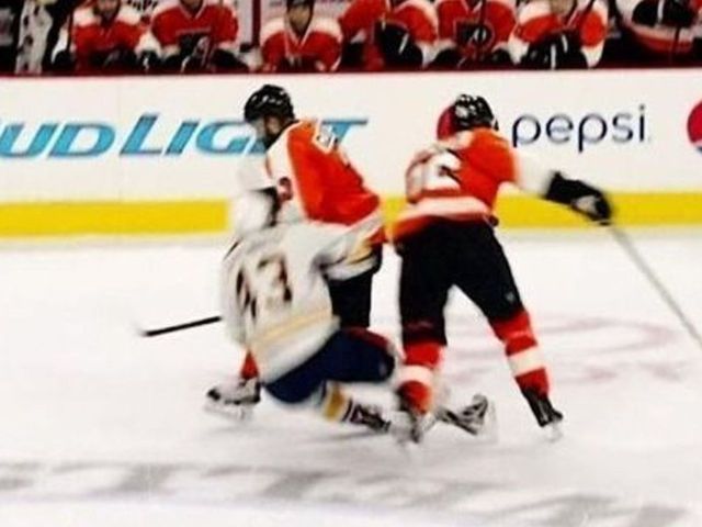 VIDEO: Flyers' Gudas crushes Sabres' Catenacci with devastating headshot