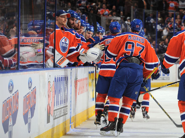 VIDEO: Oilers' McDavid sets up Eberle's hat trick to cap 5-point night