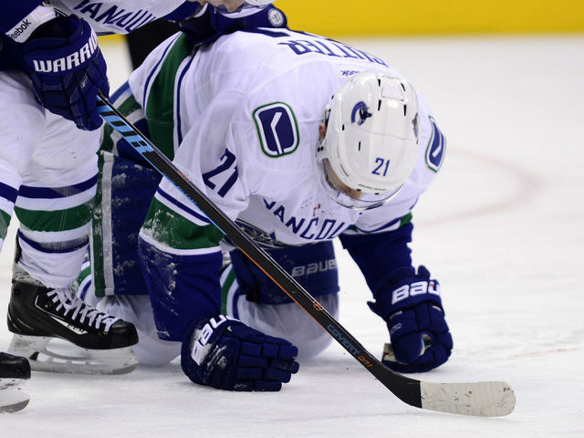 Canucks' Sutter out 6-8 weeks with broken jaw
