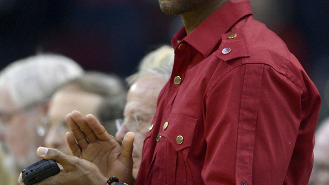 VIDEO: T-Mac recreates off-the-backboard move in Celebrity Game