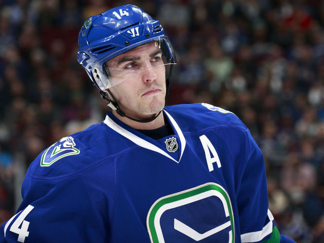 Report: Canucks' Burrows would be willing to waive no-trade clause