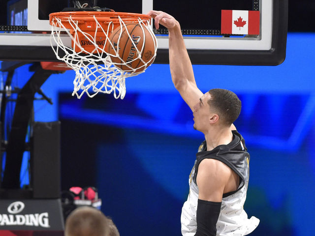 VIDEO: Zach LaVine steals show with perfect 50 to start Slam Dunk contest
