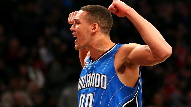 VIDEO: Aaron Gordon goes over mascot, under both legs for second Slam Dunk 50
