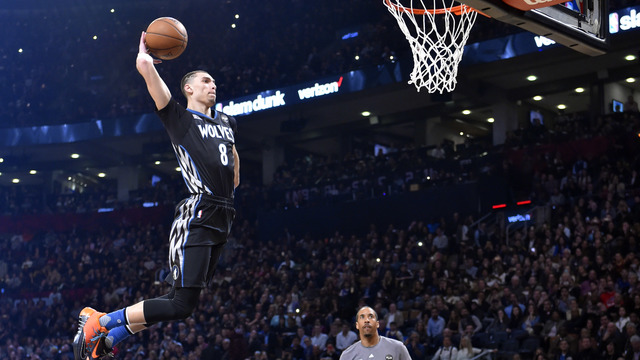 VIDEO: Every dunk in the 2016 Slam Dunk contest