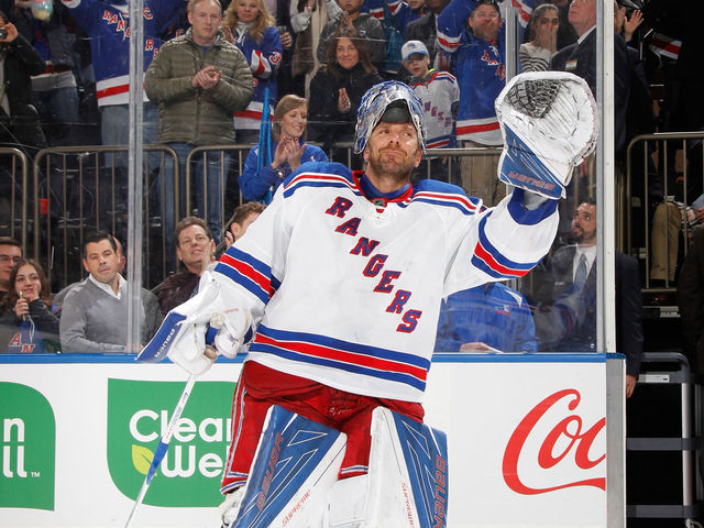 Lundqvist cruises to 5th straight win