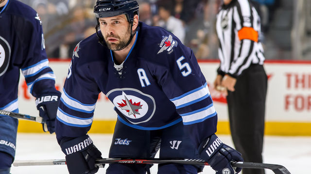 Report: Jets place Stuart on waivers, plan to buy out final year of contract