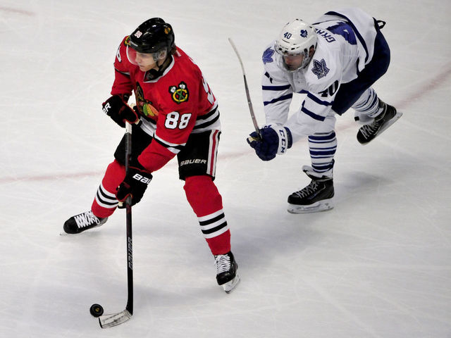 Patrick Kane records another 4-point night as Blackhawks rout Maple Leafs