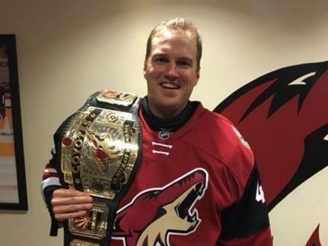 Coyotes give MVP belt to emergency backup Schoenfeld after win