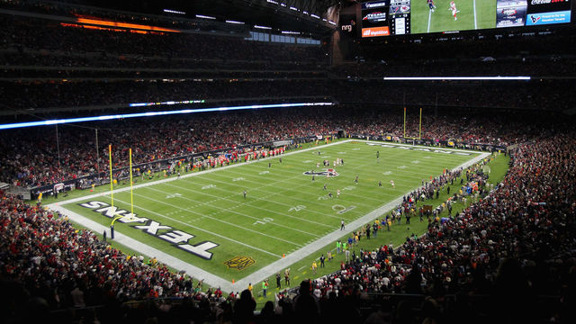 Former cheerleader files lawsuit against Texans