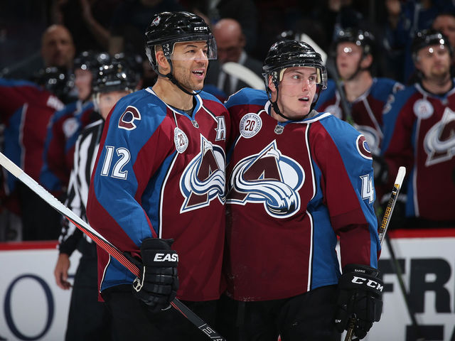 VIDEO: Avalanche's Iginla gets goal called back, scores on next shift
