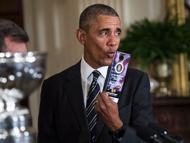 PHOTOS: Obama honors Blackhawks at White House, gets United Center parking pass