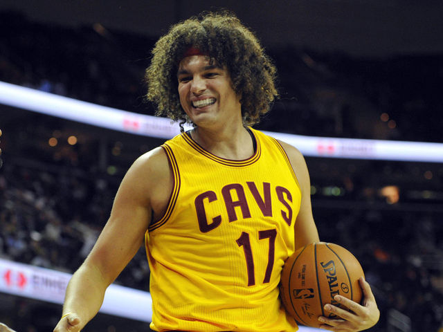 Trail Blazers waive Anderson Varejao