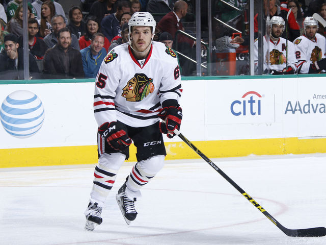 Report: Blackhawks 'very aggressively' looking to add top-line left winger