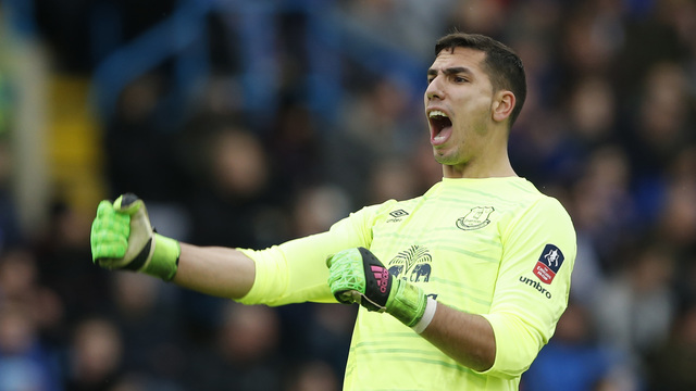 Everton boss names Joel Robles No. 1 over Tim Howard