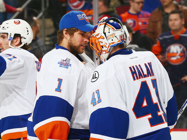 Islanders' Halak shuts out Devils to start 7-game road trip