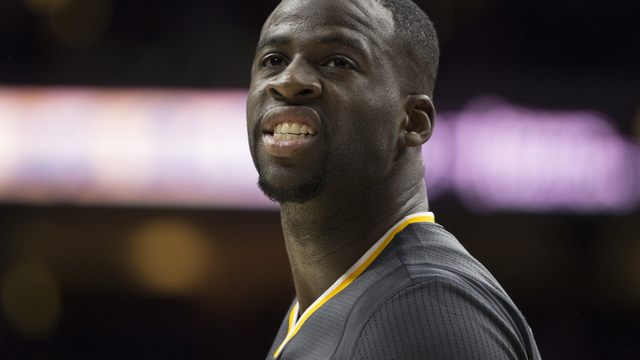 VIDEO: Draymond Green called for foul, flips out, gets T'd up