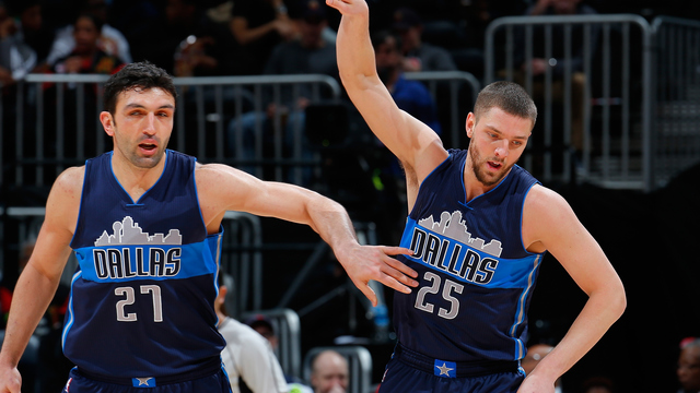 Parsons, Pachulia say shoving in Mavs' OT loss wasn't serious