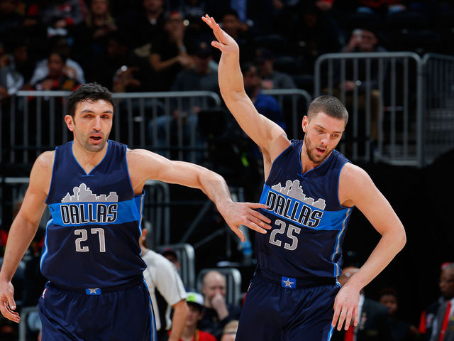 Parsons, Pachulia say shoving in Mavs' OT loss wasn't serious