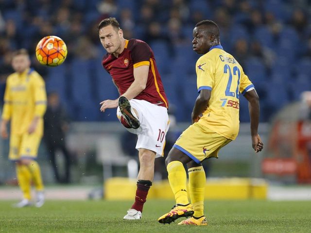 Roma icon Totti criticises Spalletti, refuses to accept bench role
