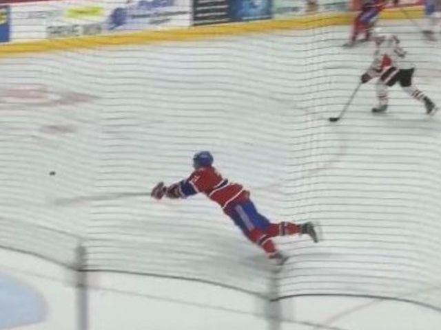 VIDEO: Ice Caps' Bud Holloway makes ridiculous open-net save