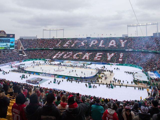 Best photos from Wild-Blackhawks Stadium Series game