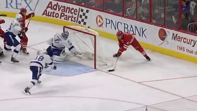VIDEO: Hockey's Michal Jordan scores on beautiful wraparound
