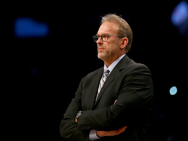 Report: Phil Jackson hopes to keep Kurt Rambis as head coach in 2016-17