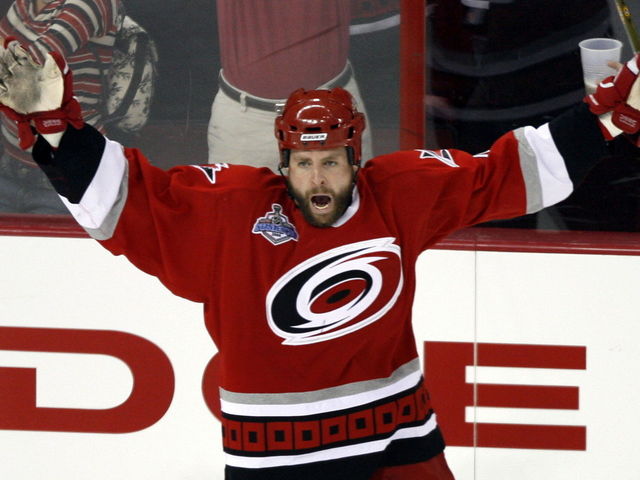 Assault charges against former NHLer Ward dismissed