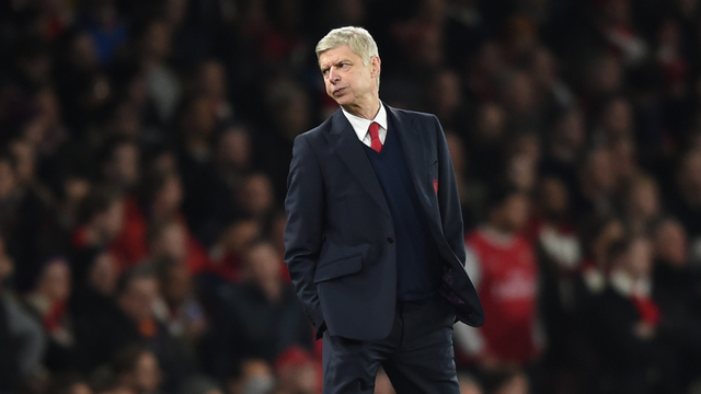 Arsene Wenger blames 'naive' players for 1st-leg Barcelona defeat