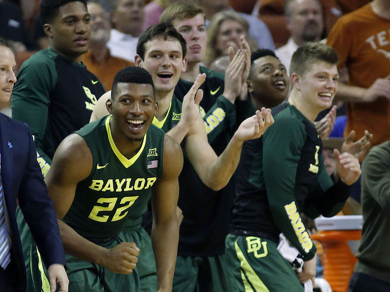 VIDEO: Baylor completes stunning Hail Mary buzzer-beater | theScore.com