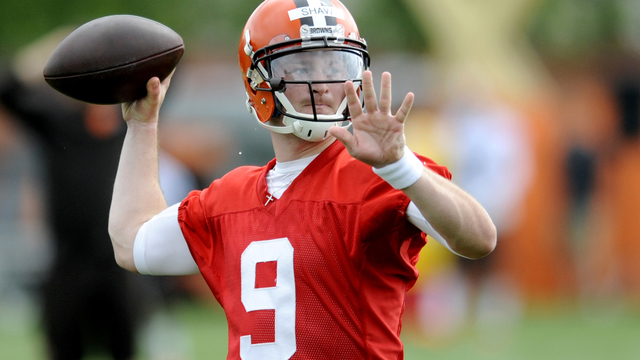 Bears claim Connor Shaw off waivers