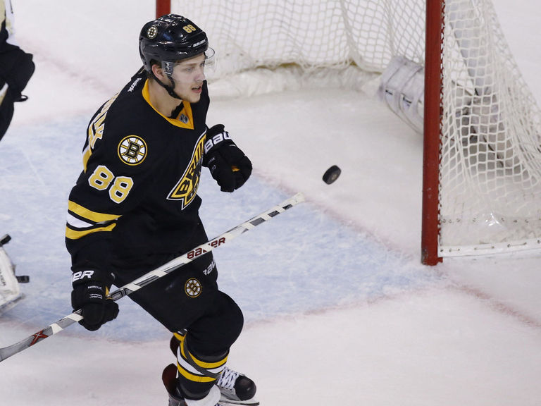 VIDEO Pastrnak the youngest player in Bruins history to score on