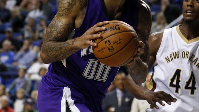 VIDEO: Cauley-Stein practices Euro step, implements it vs. Spurs