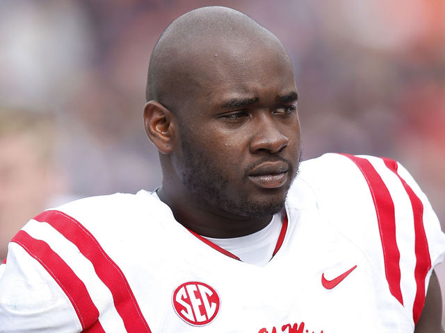 Watch: Laremy Tunsil's account tweets video of bong hit minutes before draft