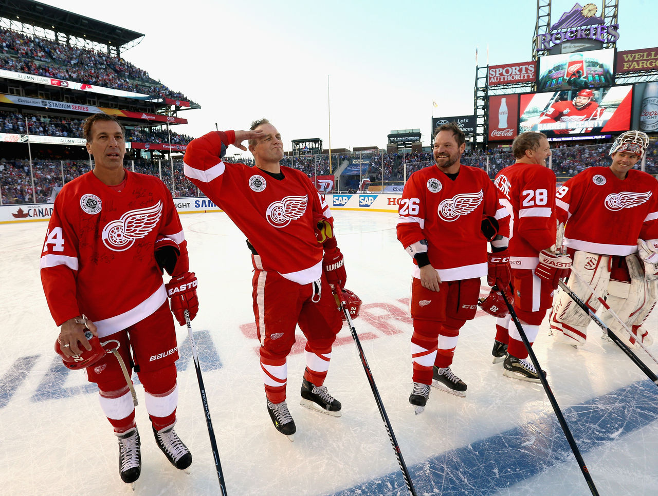 The best photos from Red WingsAvalanche alumni game