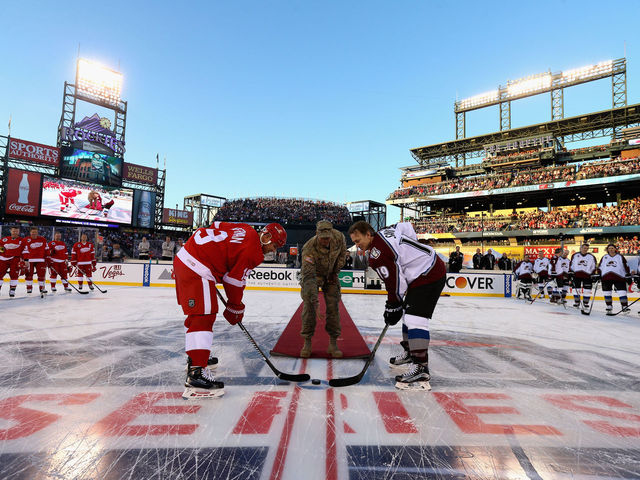 The best photos from Red Wings-Avalanche alumni game