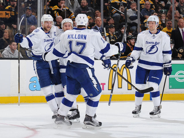 Reunited top line leads Lightning to 6th consecutive win