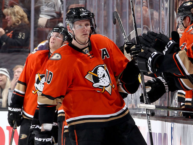 Corey Perry passes Paul Kariya for 2nd-most hat tricks in Ducks history