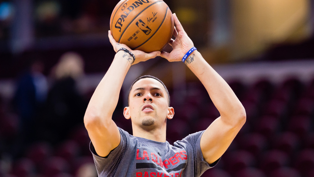 Clippers' Rivers expected to return from broken hand Wednesday vs. Thunder
