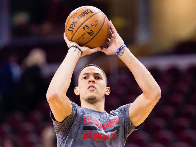 Clippers' Rivers expected to return from broken hand Wednesday vs. Thunder